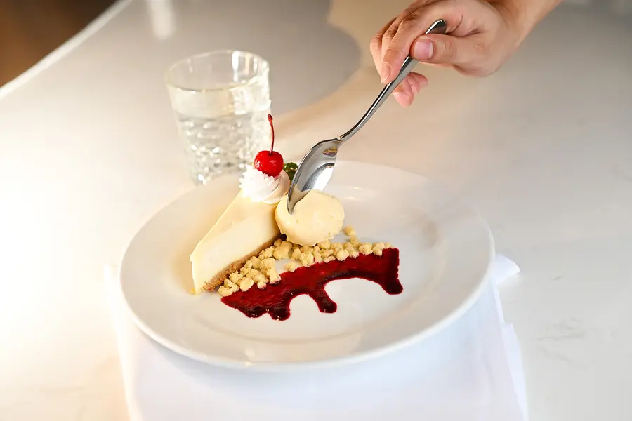 Cheese Cake with Vanilla Ice Cream