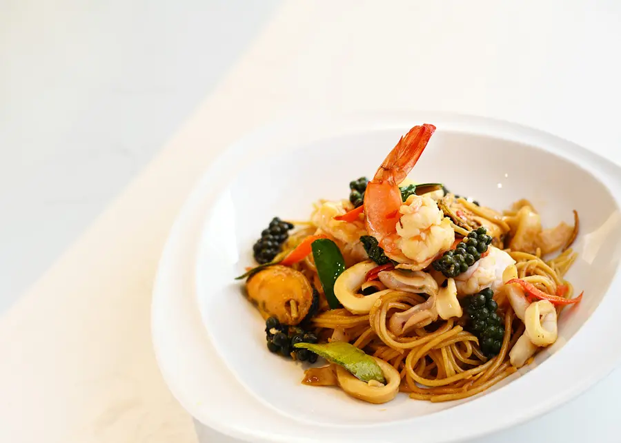 Stir Fried Spaghetti with Seafood