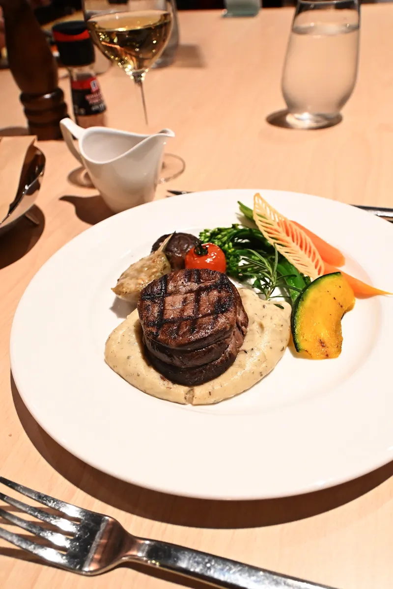 4 Hands Chef Dinner · 10