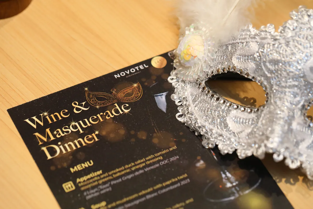 Wine & Masquerade Dinner · 15