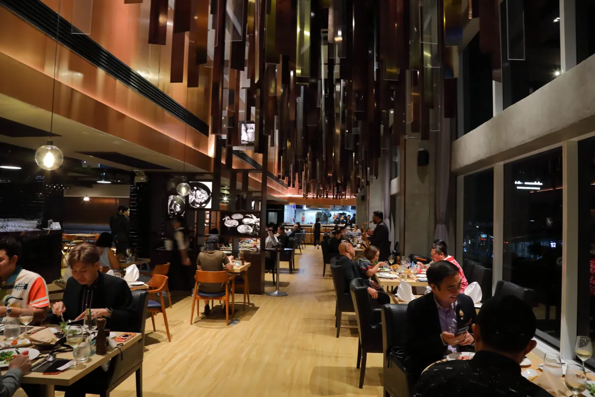Wine & Masquerade Dinner · 16