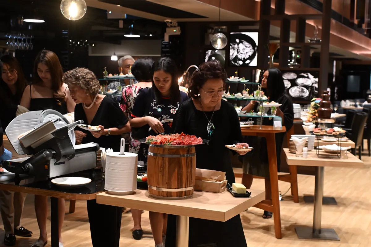 An Evening of Wine & Signature Creation · 5
